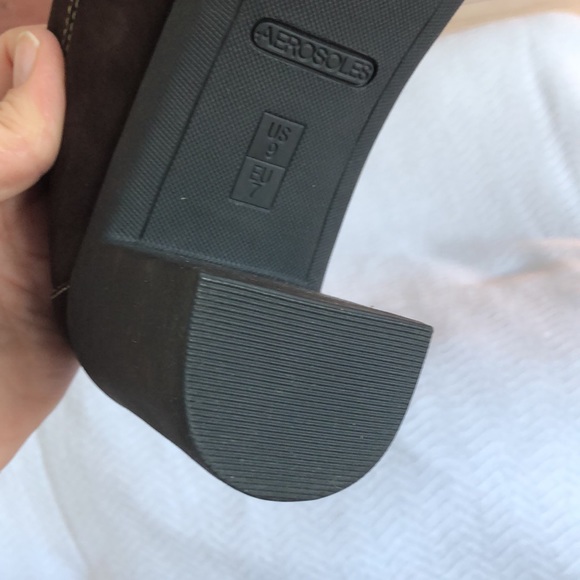 Unworn Aerosoles. Sponge Cake. Sz 9. Chocolate Brown ‘Suede’ heels - Picture 5 of 7